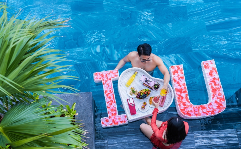 Floating Tray