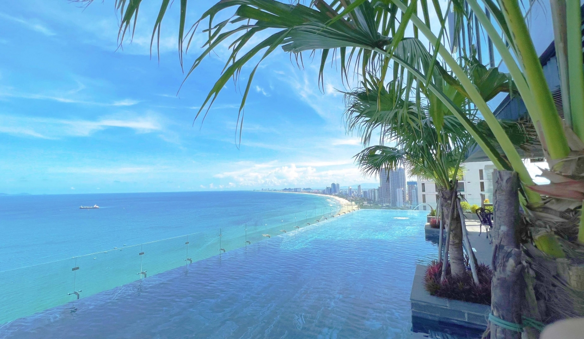 Infinity Pool